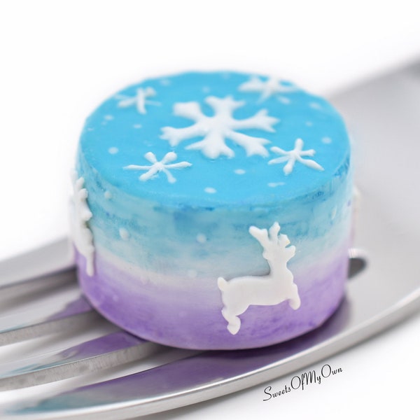 Miniature Pastel Winter Reindeer Cake - Dolls House Miniature Food - Bakery Item for Doll House 1:12 Scale - Made in the UK