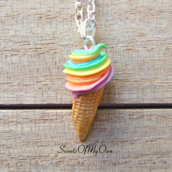 Rainbow Ice Cream Charm - Collier/Charme - Bijoux alimentaires - Fait à la main au Royaume-Uni avec de l’argile polymère - MTO