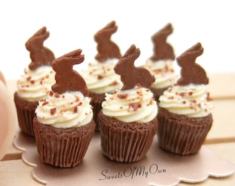 Miniatura de Cupcake de Coelho de Chocolate - Comida de Padaria para Casa de Bonecas, Escala 1:12, Páscoa