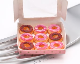 Miniature Box of Ring Doughnuts with Icing Drizzle - Dolls House Miniature Food - Bakery Item for Doll House 1:12 Scale