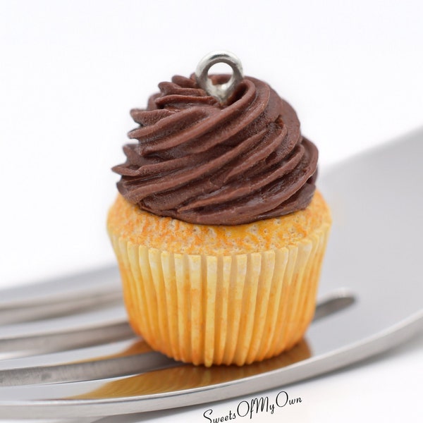 Charm cupcake uni rose/chocolat/vanille - Collier/breloque/porte-clés - Fait main au Royaume-Uni avec de la pâte polymère