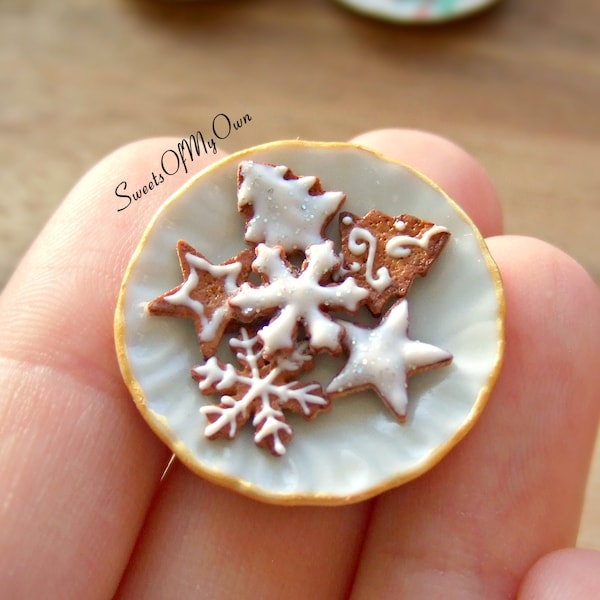Plate of Miniature Biscuits - Gingerbread Snowflake, Star, Tree - Miniature Food - Bakery Item for Doll House 1:12 Scale - MTO