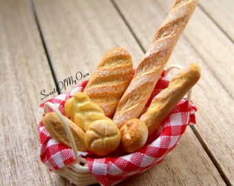 Melody Jane Puppenhaus Miniatur Brot Im Korb – 1:12 Maßstab, Perfekt Für Dioramen & Sammler