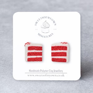 Rote Samt Tortenstück Ohrstecker - Handgemachte Lebensmittel Schmuck aus Polymer Clay