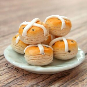 Miniature Hot Cross Buns - Easter Miniature - Dolls House Miniature Food - Bakery Item for Doll House 1:12 Scale - Made in the UK - MTO