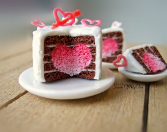 Miniature Chocolate Heart Cake - Dolls House Miniature Food - Bakery Item for Doll House 1:12 Scale - Made in the UK