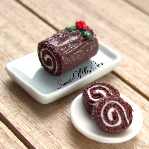 COMBINED P+P DOLLS HOUSE MINIATURE FOOD HANDMADE 4 X FROSTED CHOC ECLAIRS 