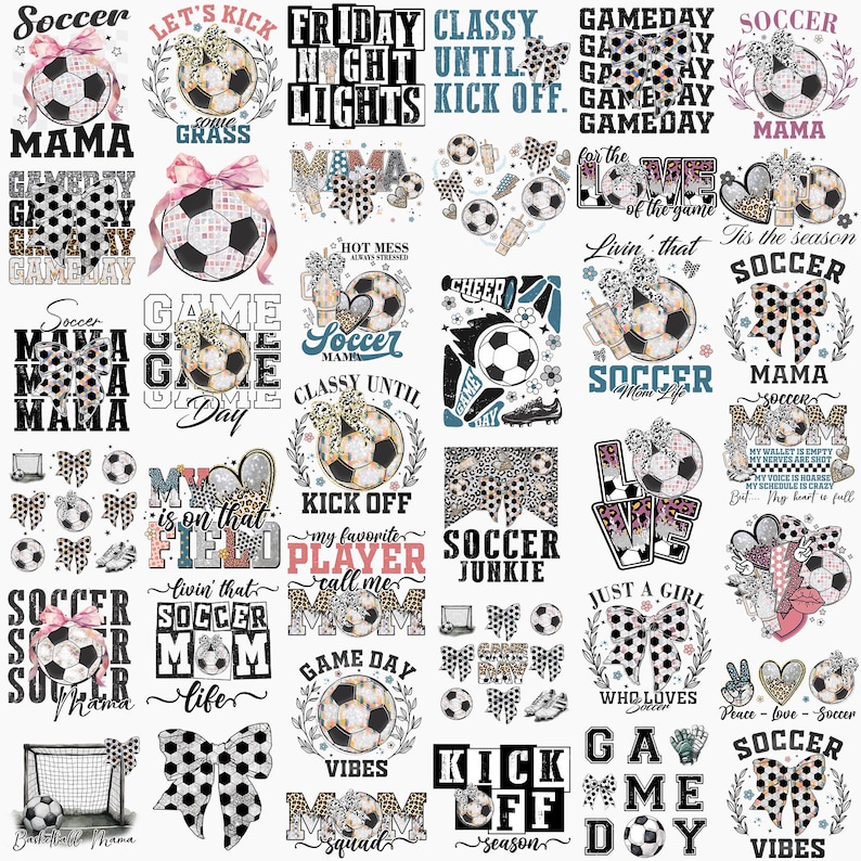 K&ouml;nnte beinhalten: Eine Sammlung von Designs zum Thema Fu&szlig;ball mit Fu&szlig;b&auml;llen, Schleifen und Text. Die Designs enthalten S&auml;tze wie "Soccer Mama", "Game Day" und "Just a Girl Who Loves Soccer". Die Farbpalette umfasst Schwarz, Wei&szlig; und Rosa.