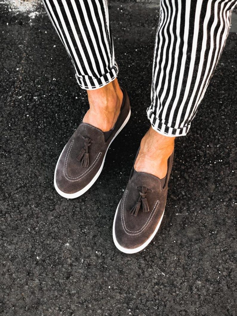 Luxorius Herrloafers i Mocka med Tofsar | Snygga Herrskor i Premium Läder | Eleganta Äkta Läderskor för Bröllop | Skor Present Brown suede