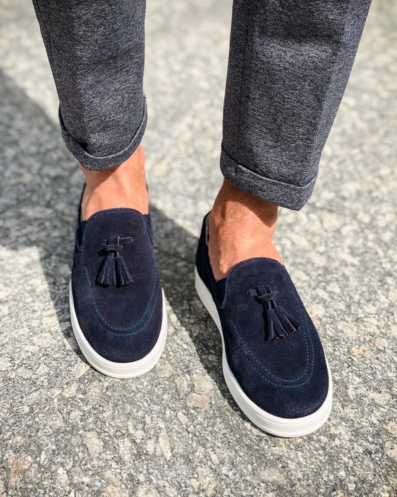 Luxorius Herrloafers i Mocka med Tofsar | Snygga Herrskor i Premium Läder | Eleganta Äkta Läderskor för Bröllop | Skor Present Blue suede