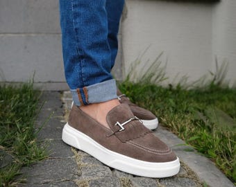 Elegantes mocasines de ante marrón hechos a mano / Zapatos de cuero de lujo para hombre / Zapatos de vestir de diseñador con hebilla / Regalo para él