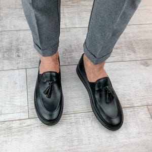 Luxorius Herrloafers i Mocka med Tofsar | Snygga Herrskor i Premium Läder | Eleganta Äkta Läderskor för Bröllop | Skor Present Black leather