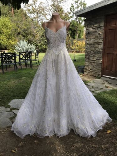 Daniel Degli Onofri Roma Wedding Dress Sequined Xs 4 A line full gown Used Daniel Degli Onofri Roma Wedding Dress Sequined Xs 4 A line full gown Used
