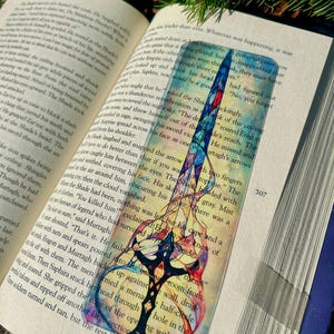 Sword Stained Glass Bookmark – Shattered Glass Art Bookmark – Fantasy Book Lover Gift – Medieval Knight Book Accessory