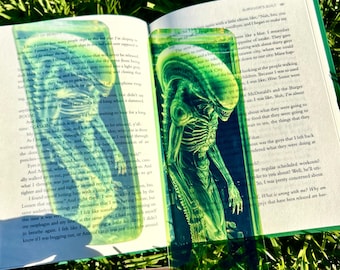 Alien Bookmark – Handmade UFO Bookmark, Sci-Fi Page Marker, Extraterrestrial Gift, Cosmic Book Lover Accessory, Alien Fan Gift for Reading