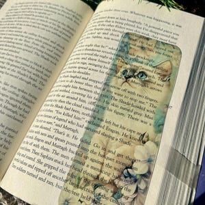 Cute Baby Cat Bookmark – Pastel Floral Kitten Bookmark for Readers – Soft Aesthetic Book Lover Gift – Cottagecore Cat Lady Bookmark