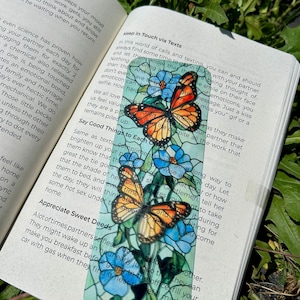 Stained Glass Monarch Butterfly Bookmark, Book Lover Page Marker, Butterflies Book Accessory, Book Club Member Gift Idea for Avid Reader