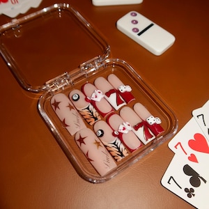 Lucky Girl 3D 8 bolas, dados e cartas com tema de unhas esculpidas à mão com pontas francesas