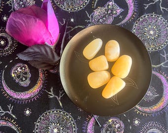 Yellow Calcite Tumble Stone – Uplifting Crystal for Joy, Confidence & Positive Energy