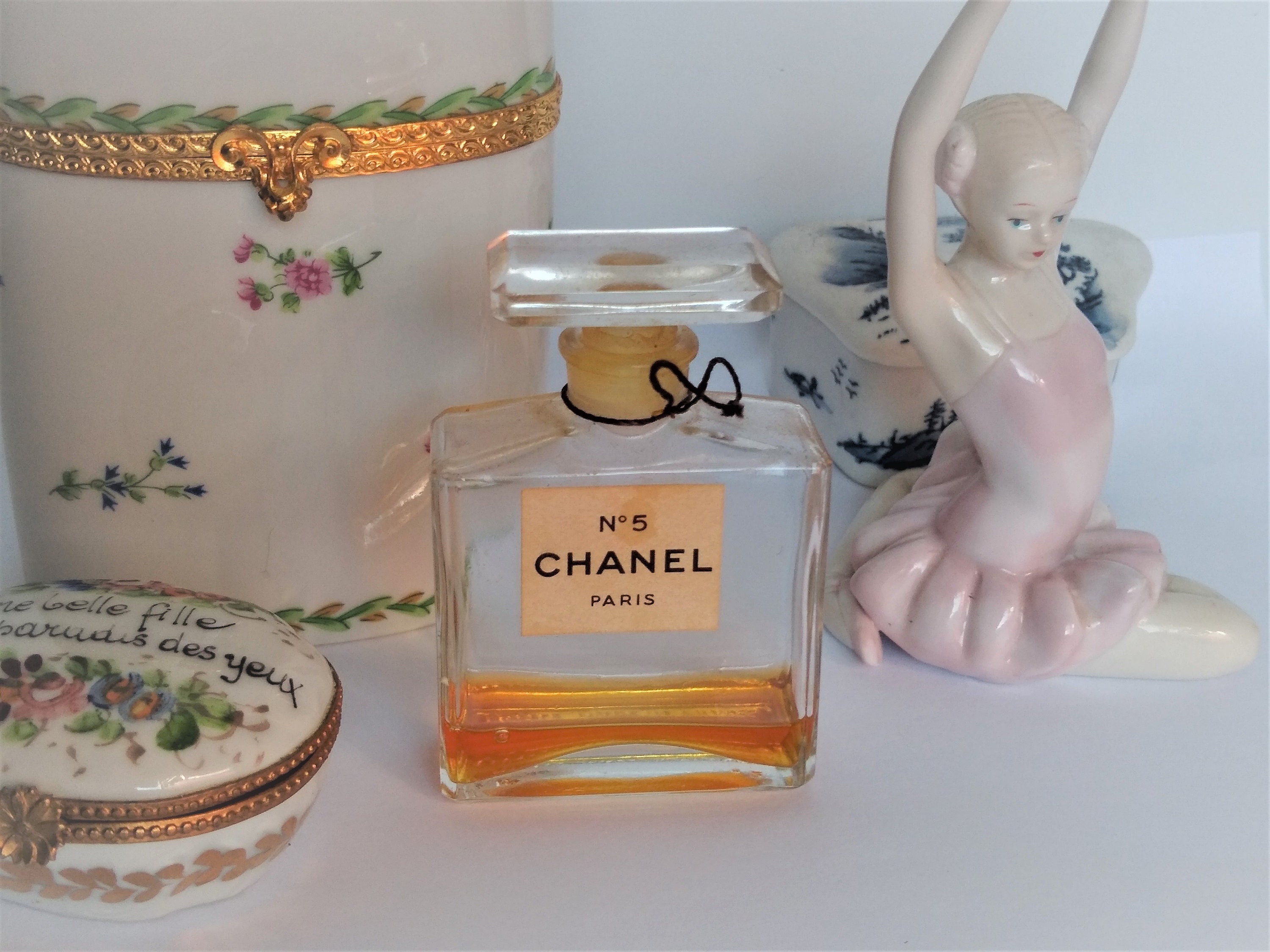 Chanel No.5 Perfume unboxing 