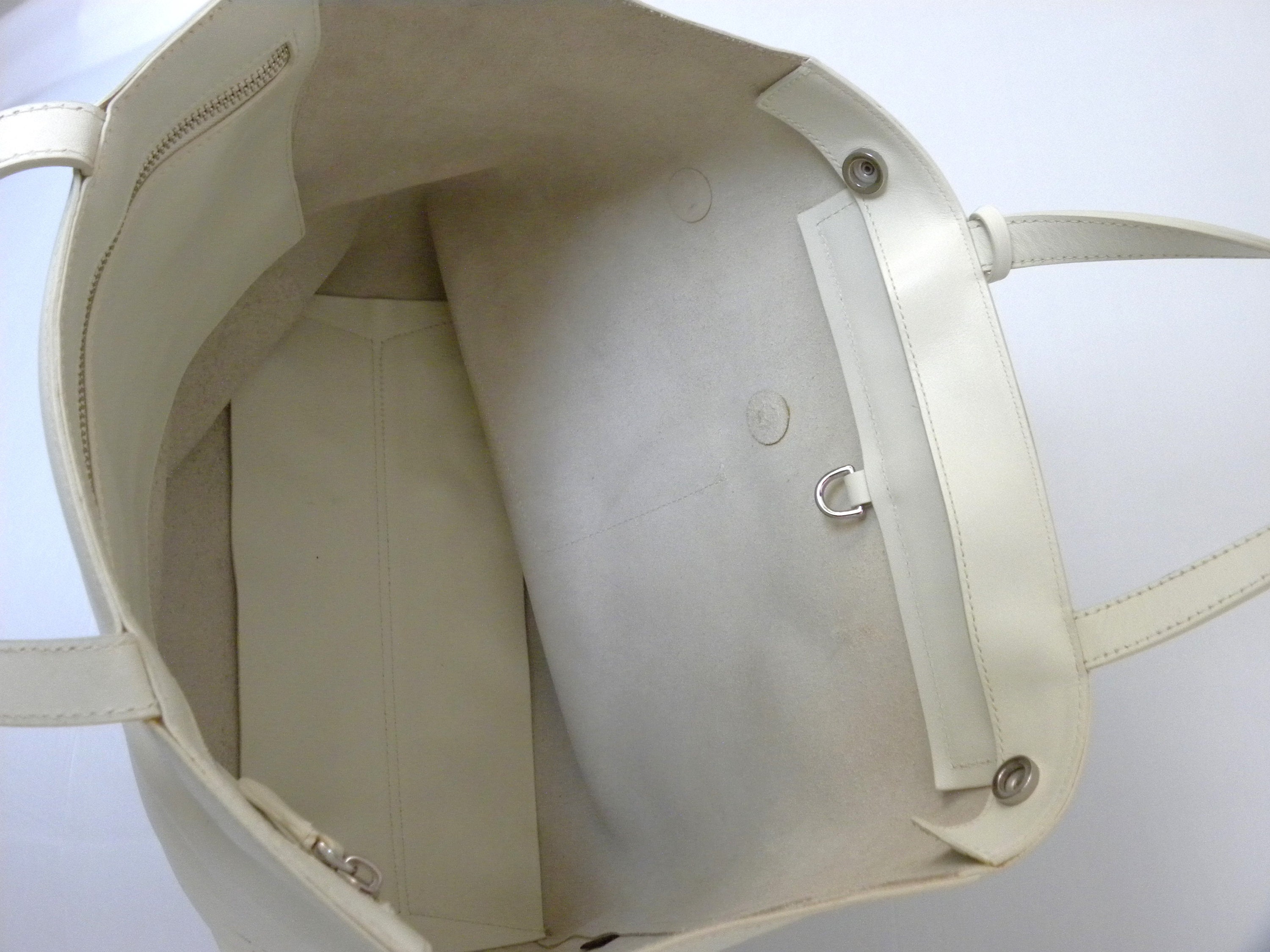 Tumi White Cowhide Leather Tote Bag With Hang Tag Mirror and