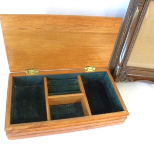 Vintage Asian Wooden Jewelry Box: Lacquered Chinoiserie Storage