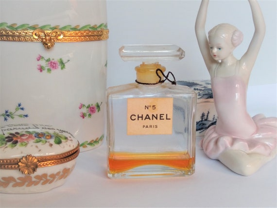 LOT OF 3 VINTAGE SMALL PERFUME BOTTLES NO 5 CHANEL & WINDSONG