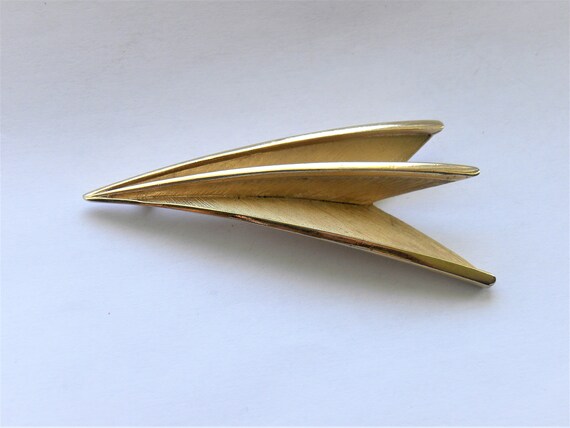 Trifari Triangle Brooch, Trifari MCM gold tone Fut