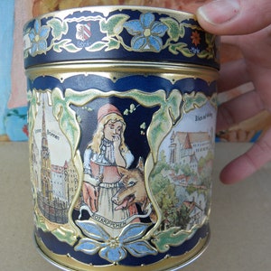 Vintage Hansel and Gretel Tin Box: F.G Metzger Nurnberg, Germany