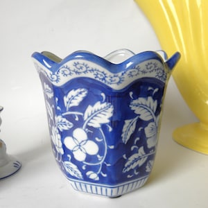 Vintage Napco Chinoiserie Planter: Blue & White Floral Vase, Scalloped Edge