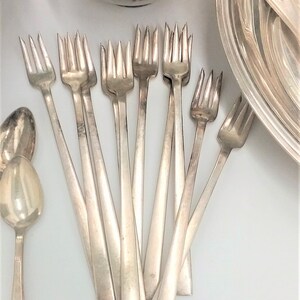 Oneida Oyster Forks, Silver Plated  Sea Food Forks,  Silver Plate Shell Forks ~10 pieces Vintage