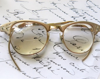 Artcraft Gold Metal Cats Eye Eyeglasses, 50s Cats Eye Matte Gold Metal Frames, Cats eye Etched Frames, USA 6 1/4 Metal Browline Eyeglasses