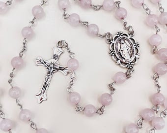 Rosario de cuarzo rosa hecho a mano, medalla de la Virgen María, cuentas de oración católicas