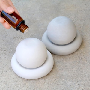 Concrete Essential Oil Diffuser | Cozy White & Gray  Flat Top Dome Cement Passive Diffuser with Base | Smokeless Aromatherapy Home Fragrance