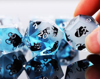 Blue White Shadow Cat DnD-dobbelstenenset voor rollenspellen, Full Dungeons and Dragons DnD-dobbelstenenset voor geschenken, hars Black Cat D & D-dobbelstenenset