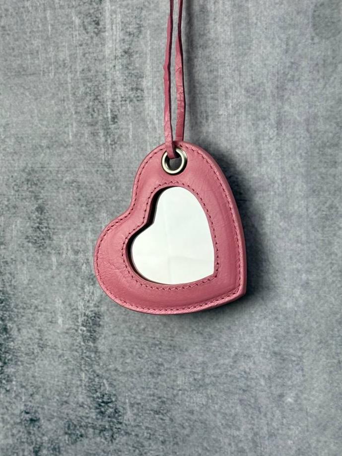 Balenciaga Le Cagole White Heart Mirror Charm/keychain - Etsy