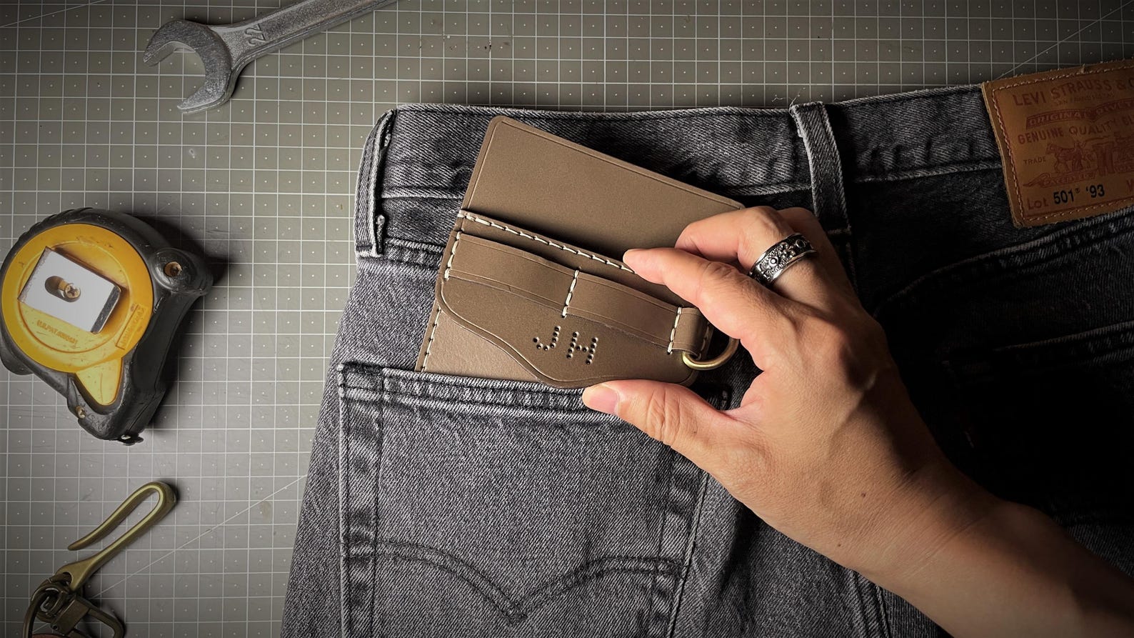 Leathercraft for Beginners: DIY Personalized Pocket Protector (easy ...