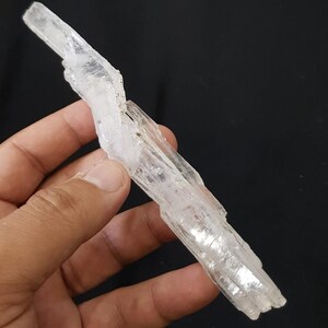 Faden Quartz Crystal: Large Healing Stone, Pakistan Origin (165x22x15mm, 50g)