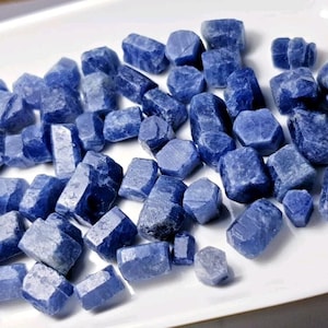 500 CT Natural Untreated Blue Sapphire Crystal Lot: Raw Jewelry Stones