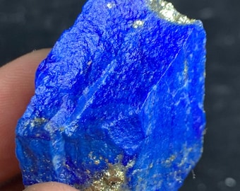 Natuurlijke ruwe steen lapis lazuli | Intens blauw genezend kristal (19 g)