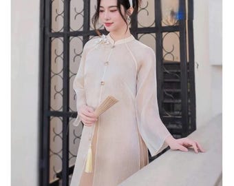 Elegante y moderno Ao Dai: vestido largo de mezcla de seda transparente con detalle floral y abertura lateral