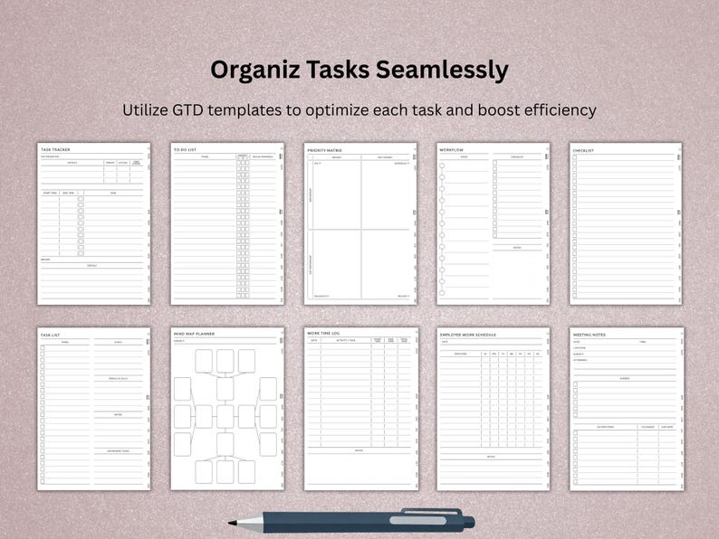 Pu&ograve; includere: Una raccolta di modelli di carta bianca per la gestione delle attivit&agrave;, tra cui un task tracker, una lista di cose da fare e layout di flusso di lavoro. Il testo "Organize Tasks Seamlessly" e "Utilize GTD templates to optimize each task and boost efficiency" sono visualizzati. C'&egrave; una penna blu in basso.