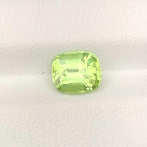 2CT Natural Light Green Peridot Stone Pakistan VS Loose Faceted Gemstone Fine Making Jewelry Engagement ring stone anniversary gemsgift