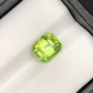 Natural Apple Green Peridot Stone Loose Faceted Gemstone Pakistan - Fine Custom Jewelry design Engagement Summer Ring Stone - 3.00 Ct