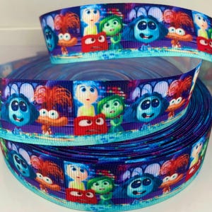 Cinta de grosgrain con el personaje Inside Out cortada a medida
