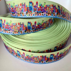 grosgrain lint met karakter uit de Small World-stijl op maat geknipt