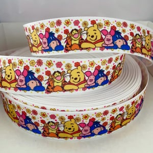 Cinta de grosgrain del personaje Winnie the Pooh cortada a medida