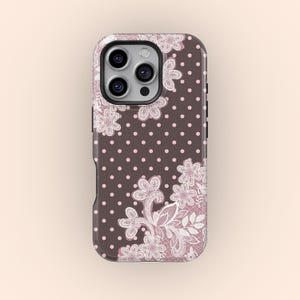Prickigt spetsblommigt telefonskal, vintagerosa spets-kokett estetiskt skal, iPhone 17 16 15 14 13 12 11 Pro Max, Samsung S26 S25 S24 Ultra