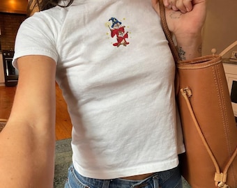 Chip und Dale gesticktes Baby T-Shirt, Disney Fantasia Shirt, Zauberer Cartoon T-Shirt, ästhetisches T-Shirt, Disney Trip Outfit