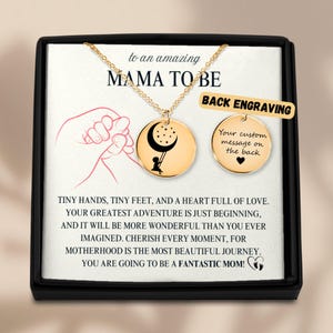 Mama to Be Halskette, Sinnvolles Geschenk für die Erwartung der Mutter, individuell gravierter Schmuck, Babyparty oder das erste Muttertagsgeschenk mit Nachrichtenkarte